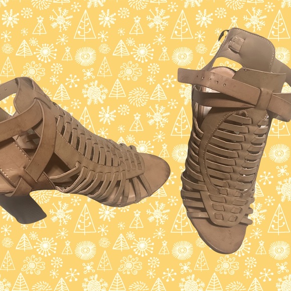 Worn once basically new size 9 - Picture 1 of 1